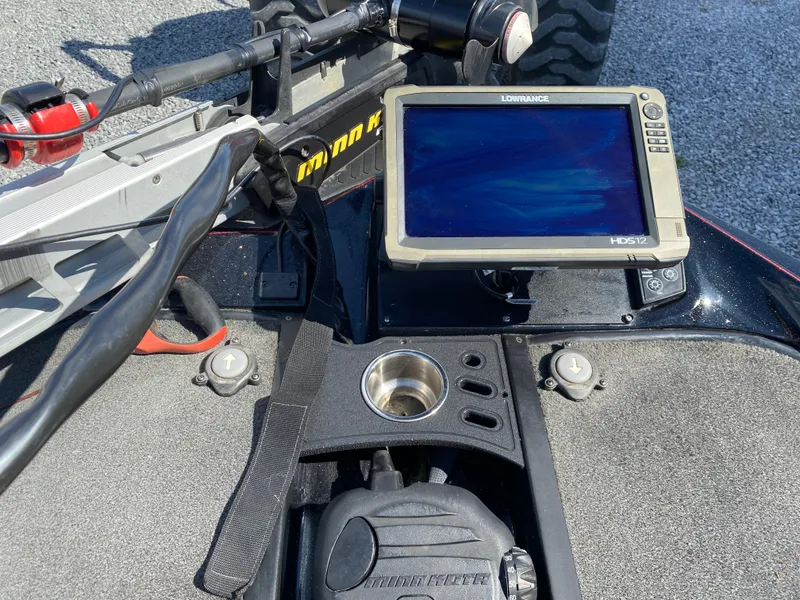 Slide: The Image of 2017 Ranger Z520C Comanche boat dashboard with Lowrance HDS-12 fishfinder and Minn Kota trolling motor. - 13