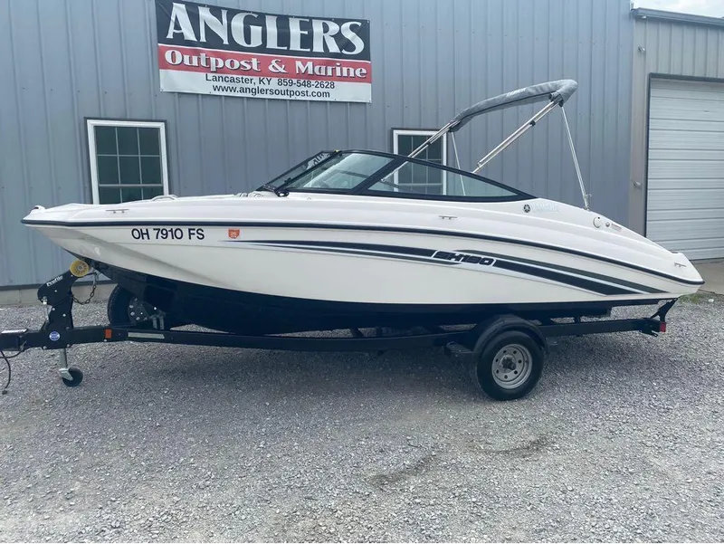 Slide: The Image of 2017 Yamaha SX190 boat on trailer at Anglers Outpost & Marine dealership. - 1