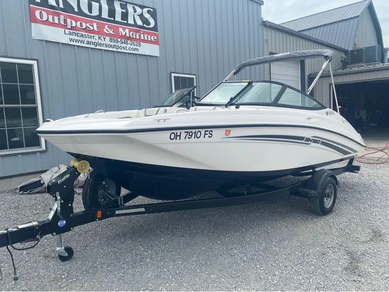 Slide: The Image of 2017 Yamaha SX190 boat on trailer at Anglers Outpost & Marine dealership. - 4