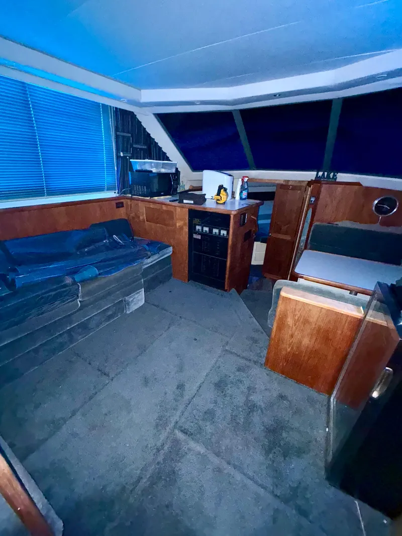 Slide: The Image of Carver 390 Cockpit Motor Yacht 1994 - 15