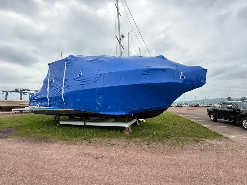 Slide: The Image of Carver 390 Cockpit Motor Yacht 1994 - 18