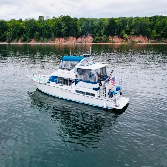 Slide: The Image of Carver Yachts 390 Cockpit Motor Yacht 1994 - 4