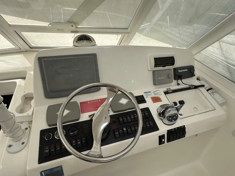 Slide: The Image of Luhrs 41 Express 2007 - 51