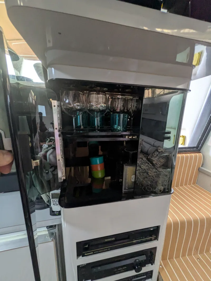 Slide: The Image of Sea Ray 460 Express Cruiser 1988 - 56