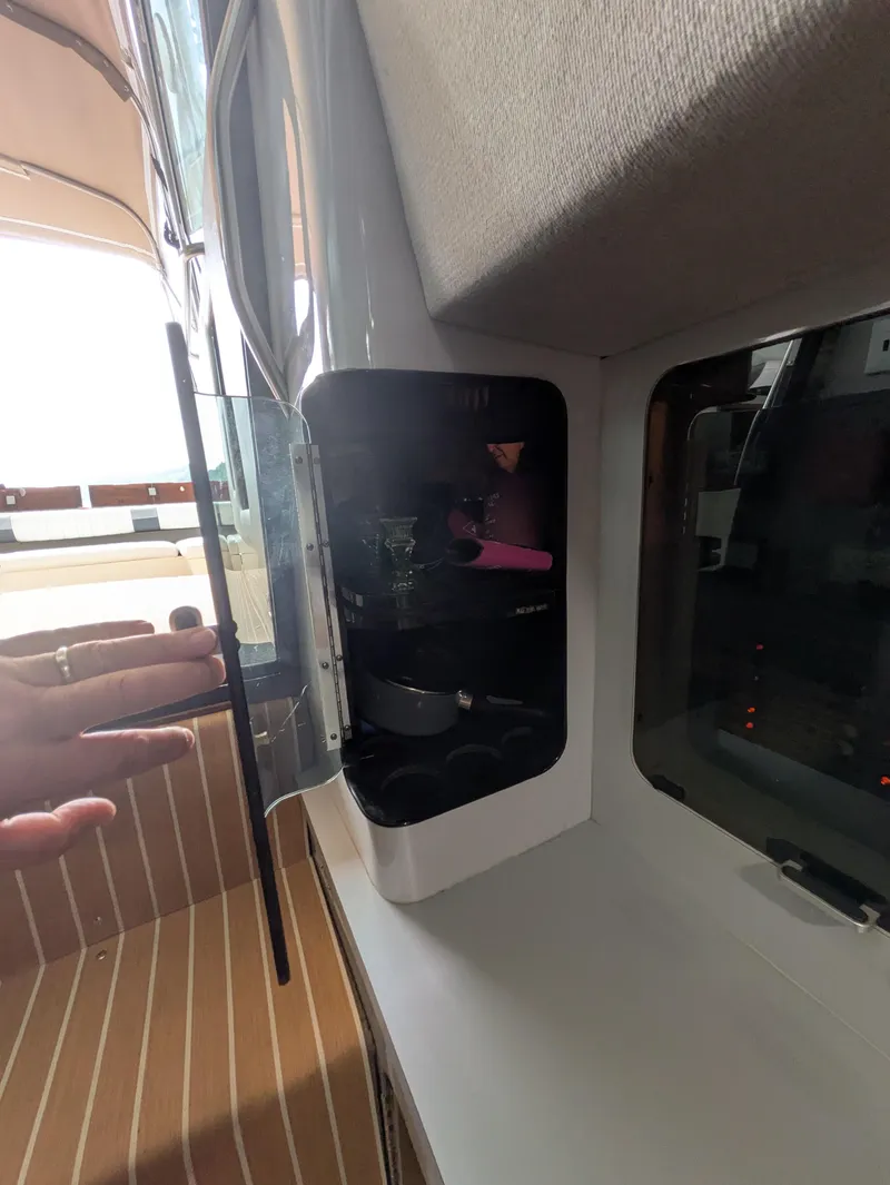 Slide: The Image of Sea Ray 460 Express Cruiser 1988 - 57