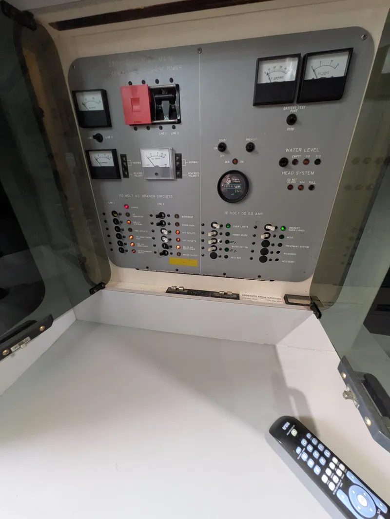 Slide: The Image of Sea Ray 460 Express Cruiser 1988 - 58