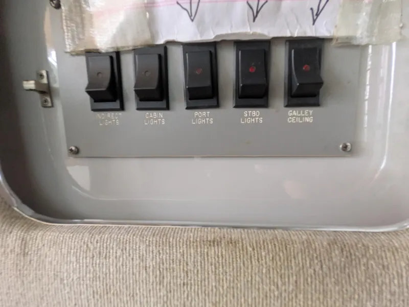 Slide: The Image of Sea Ray 460 Express Cruiser 1988 - 59