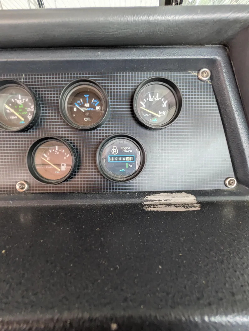 Slide: The Image of Sea Ray 460 Express Cruiser 1988 - 84