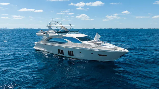 Slide: The Image of Azimut 84 2013 - 84