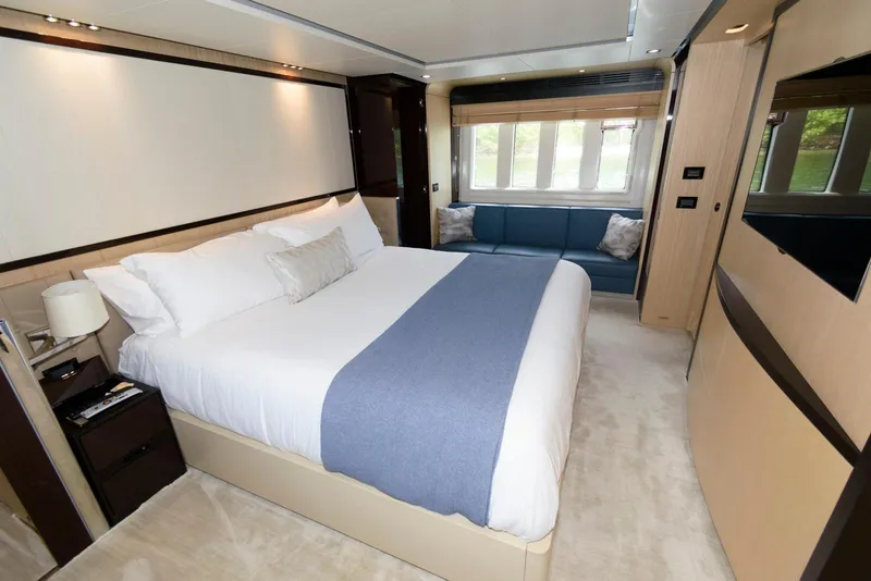 Slide: The Image of Azimut 84 2013 - 56