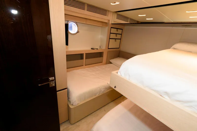 Slide: The Image of Azimut 84 2013 - 68