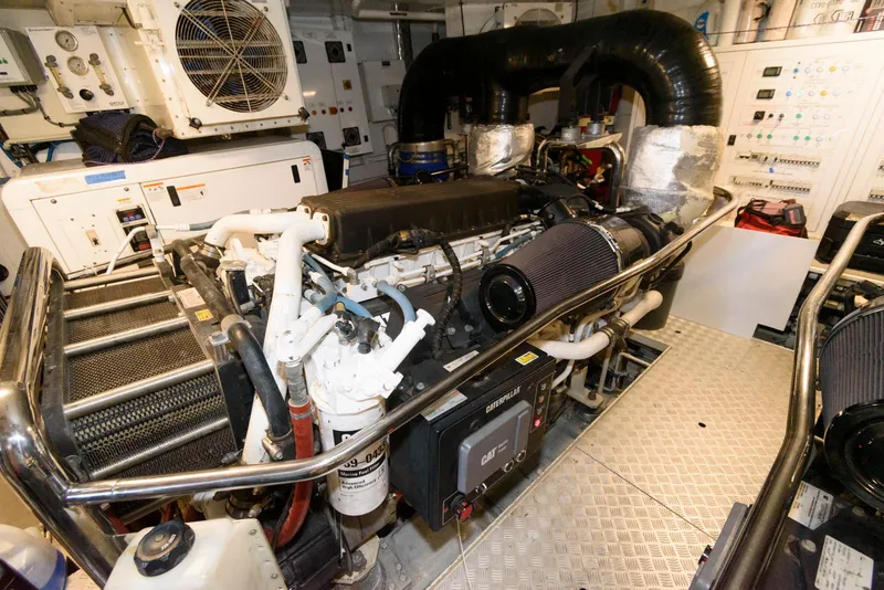 Slide: The Image of Azimut 84 2013 - 77