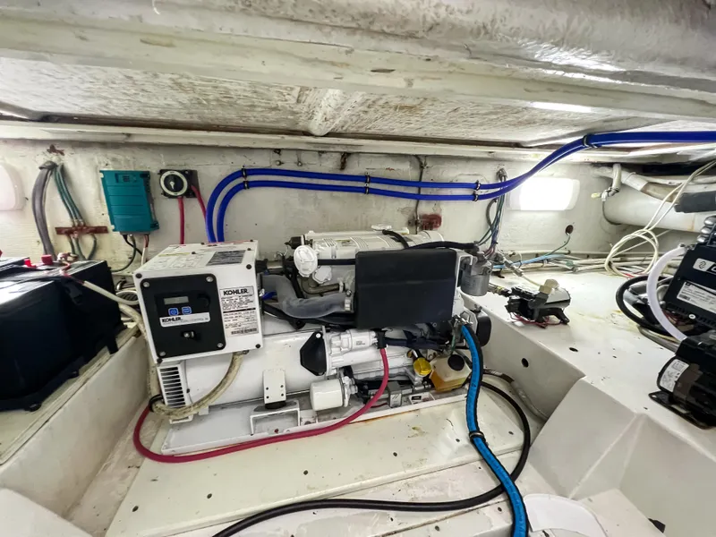 Slide: The Image of Bertram 450 Convertible 2005 - 100