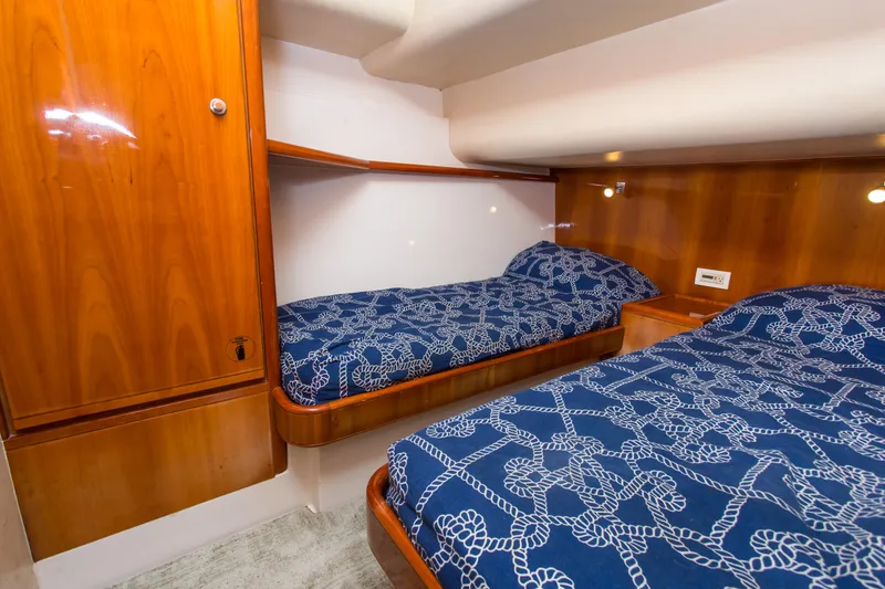 Slide: The Image of Bertram 450 Convertible 2005 - 114