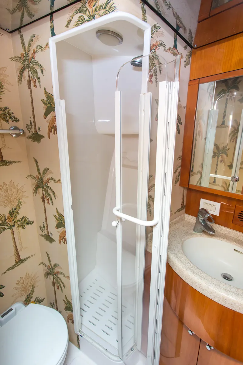 Slide: The Image of Bertram 450 Convertible 2005 - 116