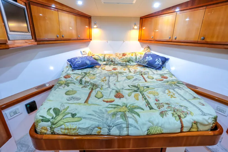 Slide: The Image of Bertram 450 Convertible 2005 - 73