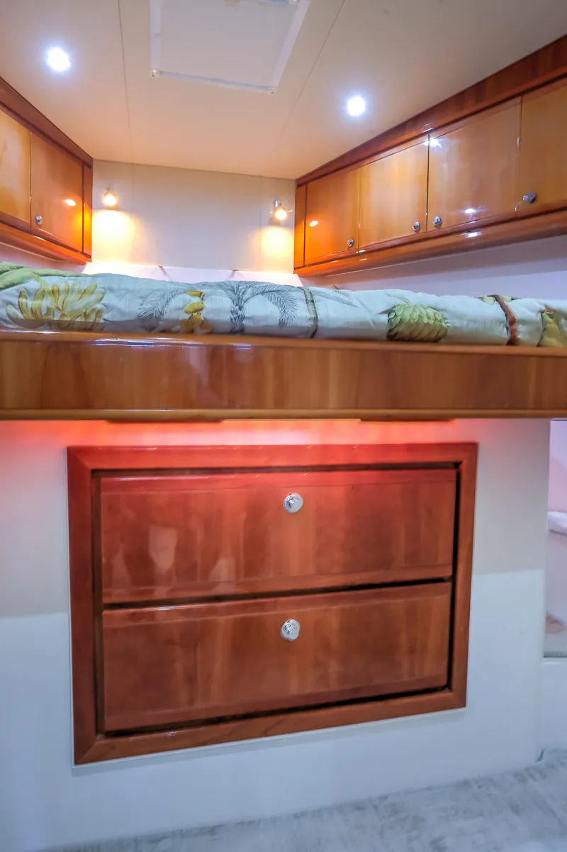 Slide: The Image of Bertram 450 Convertible 2005 - 89