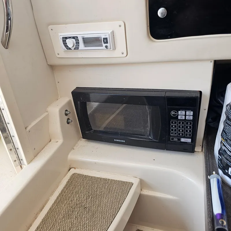 Slide: The Image of Grady-White Marlin 300 2004 - 13