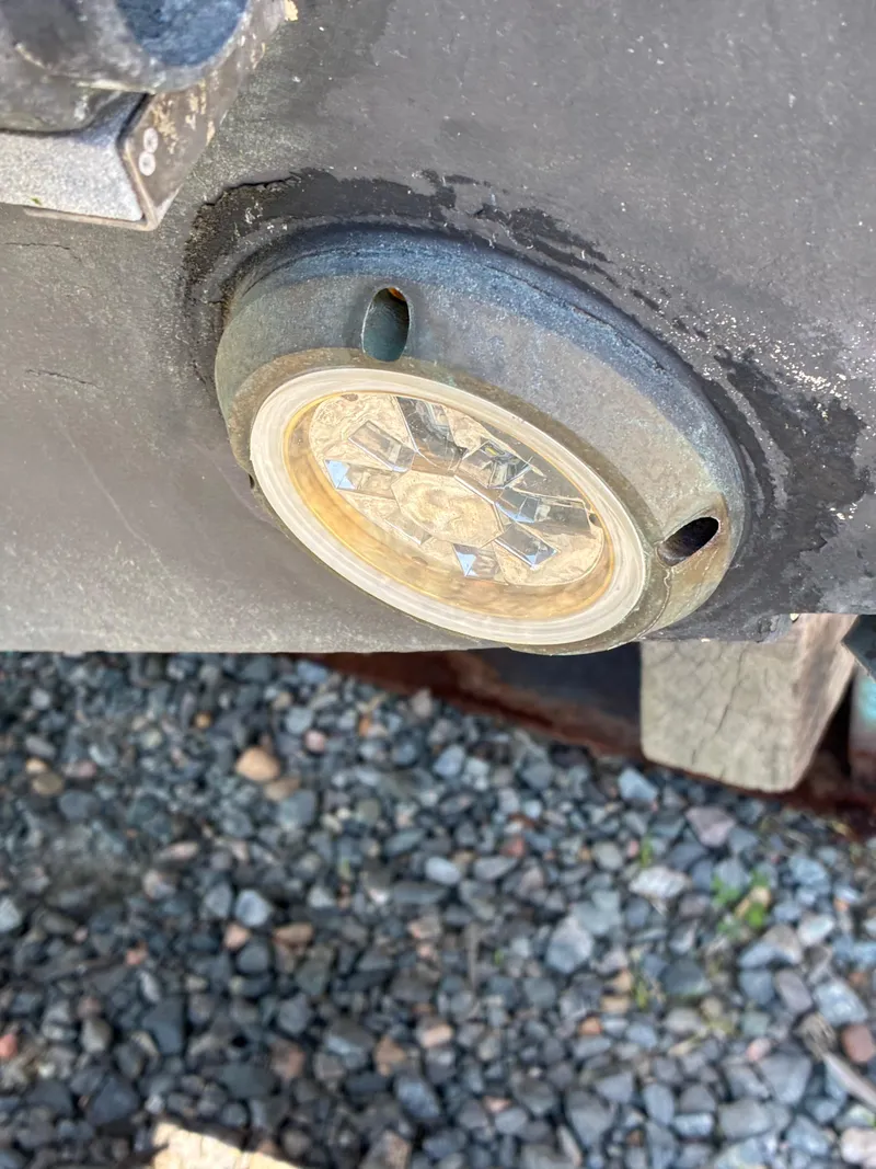 Slide: The Image of Grady-White Marlin 300 2004 - 18