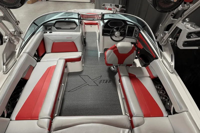 Slide: The Image of MasterCraft XStar 2018 - 14