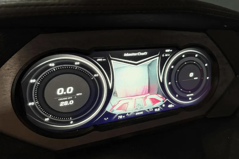 Slide: The Image of MasterCraft XStar 2018 - 17