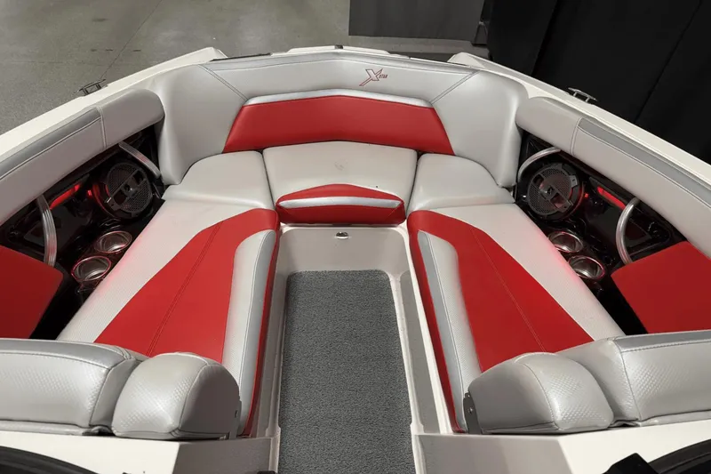 Slide: The Image of MasterCraft XStar 2018 - 23