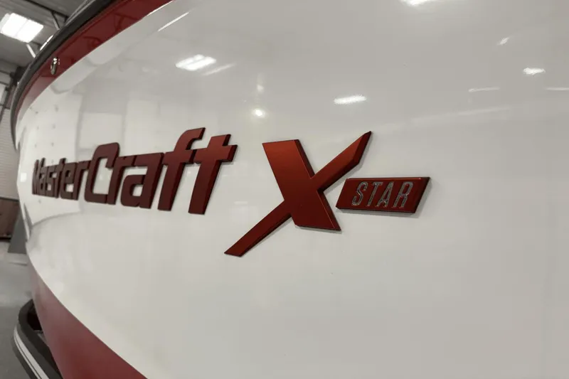Slide: The Image of MasterCraft XStar 2018 - 27