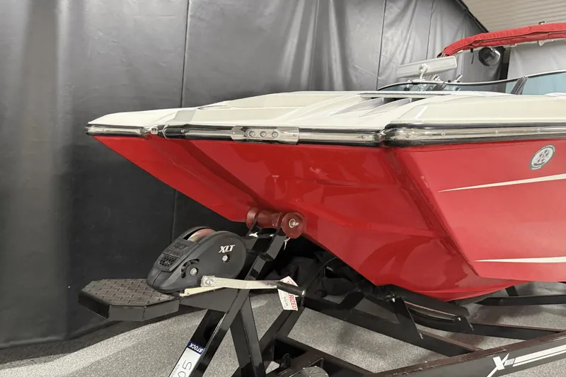 Slide: The Image of MasterCraft XStar 2018 - 29