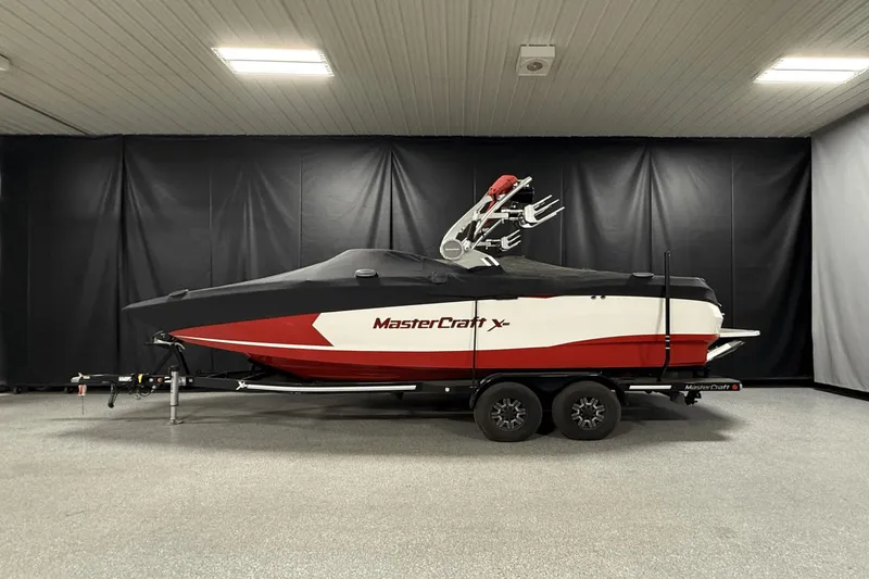 Slide: The Image of MasterCraft XStar 2018 - 30