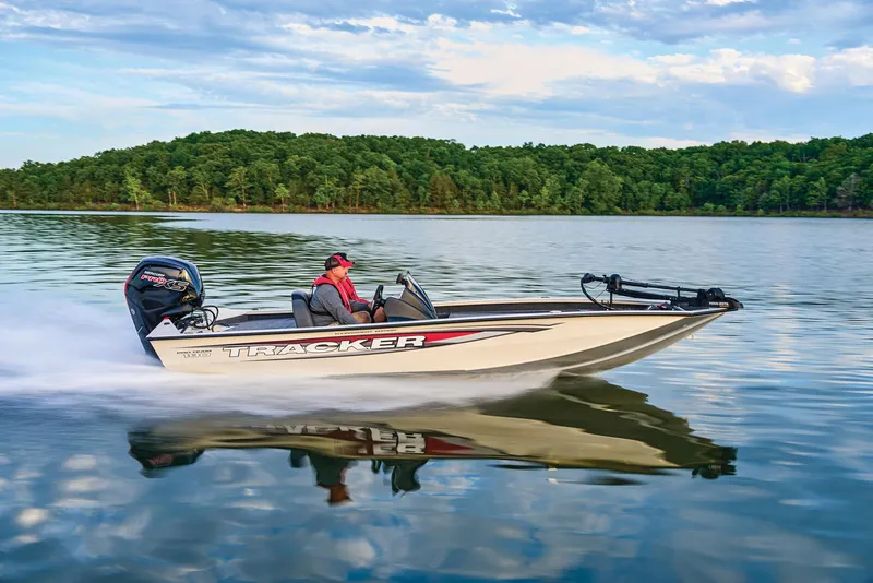 Slide: The Image of Tracker Pro Team 190 2025 - 61