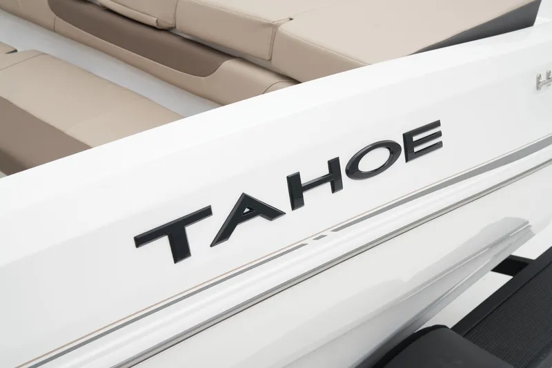 Slide: The Image of Tahoe 185 S 2025 - 33