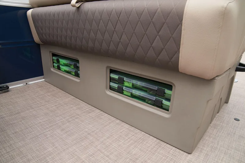 Slide: The Image of Manufacturer Provided Image: Sun Tracker Fishin' Barge 20 DLX - 40