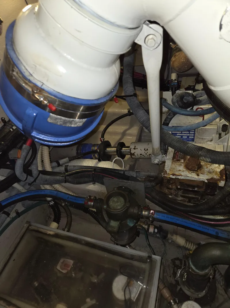 Slide: The Image of Sea Ray 390 Motor Yacht 2003 - 55