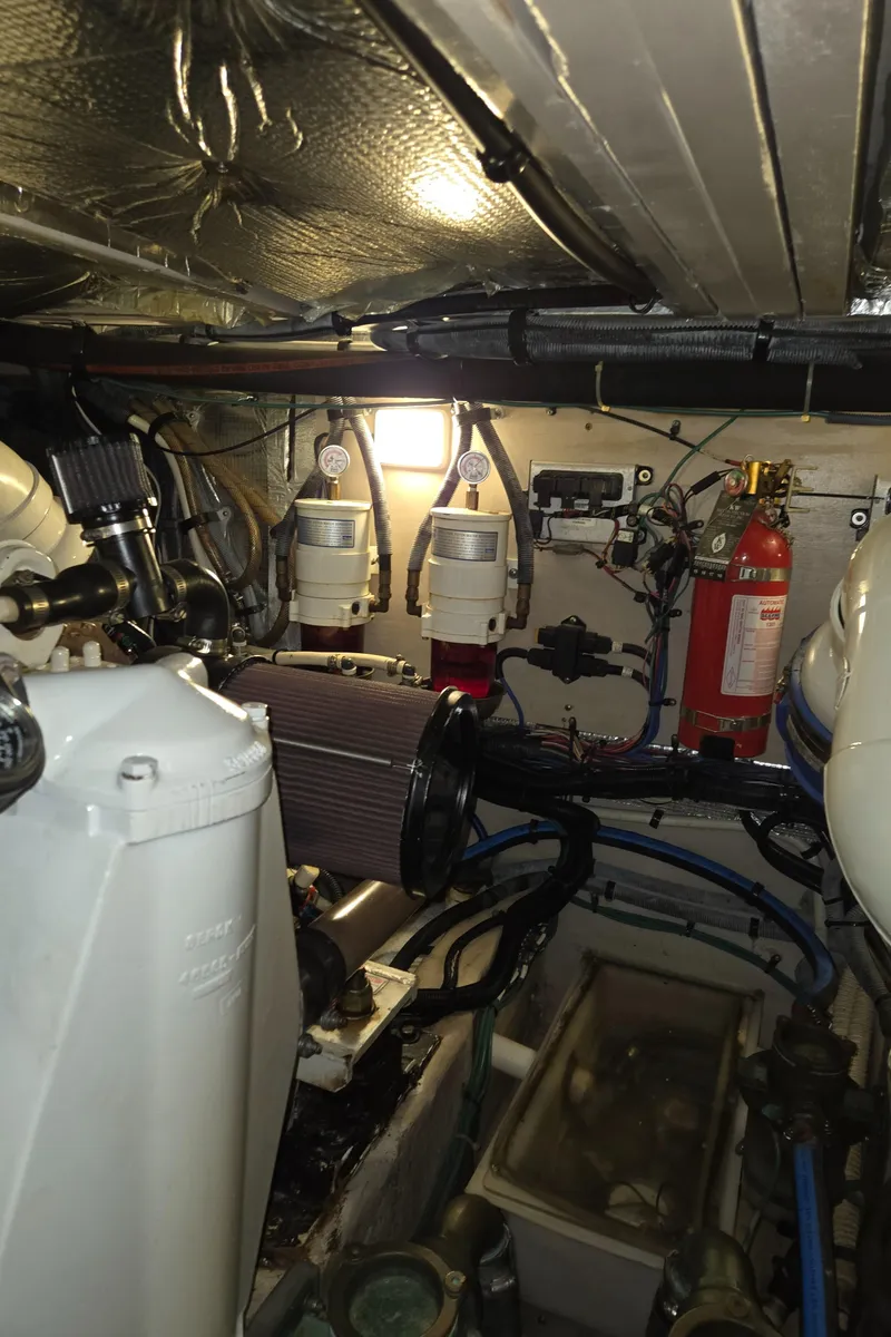 Slide: The Image of Sea Ray 390 Motor Yacht 2003 - 58