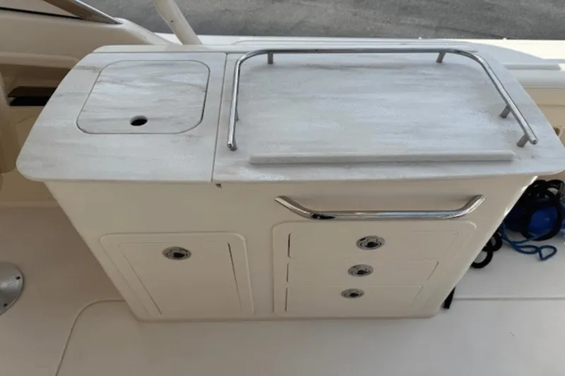 Slide: The Image of Grady-White 270 Freedom 2024 - 13