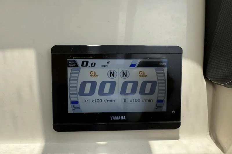 Slide: The Image of Grady-White 270 Freedom 2024 - 7