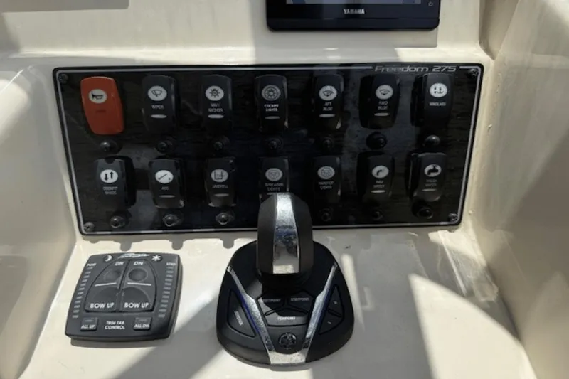 Slide: The Image of Grady-White 270 Freedom 2024 - 8