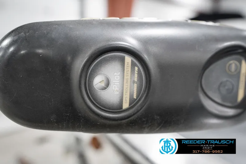 Slide: The Image of iPilot control on a 2001 Lund 1775 Pro V SE boat. - 45