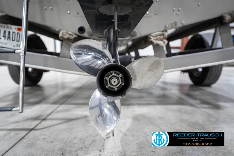 Slide: The Image of Lund 1775 Pro-V SE 2001 - 50