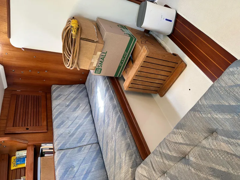 Slide: The Image of Catalina 30 MkII 1992 - 16