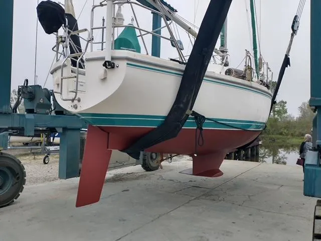 Slide: The Image of Catalina 30 MkII 1992 - 17