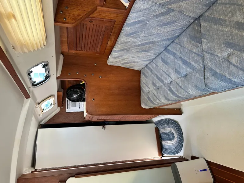 Slide: The Image of Catalina 30 MkII 1992 - 8