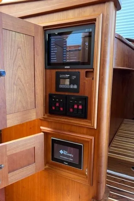Slide: The Image of Hinckley Yachts Talaria 48 MY MKII 2020 - 34