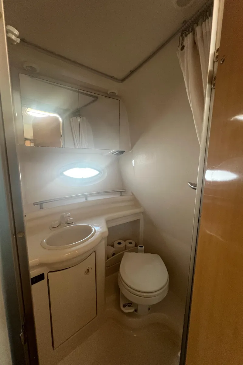 Slide: The Image of Bathroom in Maxum 2700 SE boat, year 2004. - 20