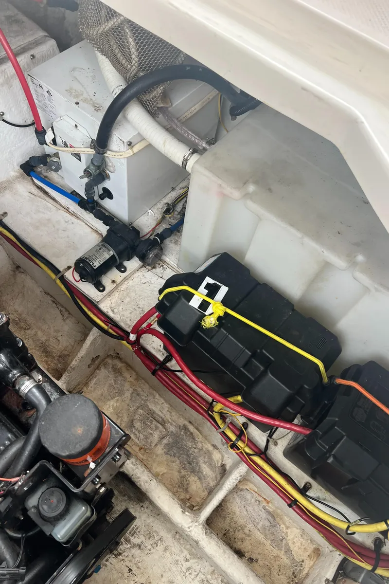 Slide: The Image of Engine compartment of 2004 Maxum 2700 SE boat. - 24