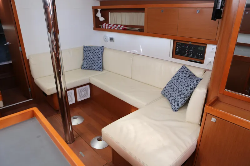 Slide: The Image of Starboard side settee (dining table is not  installed) - 24