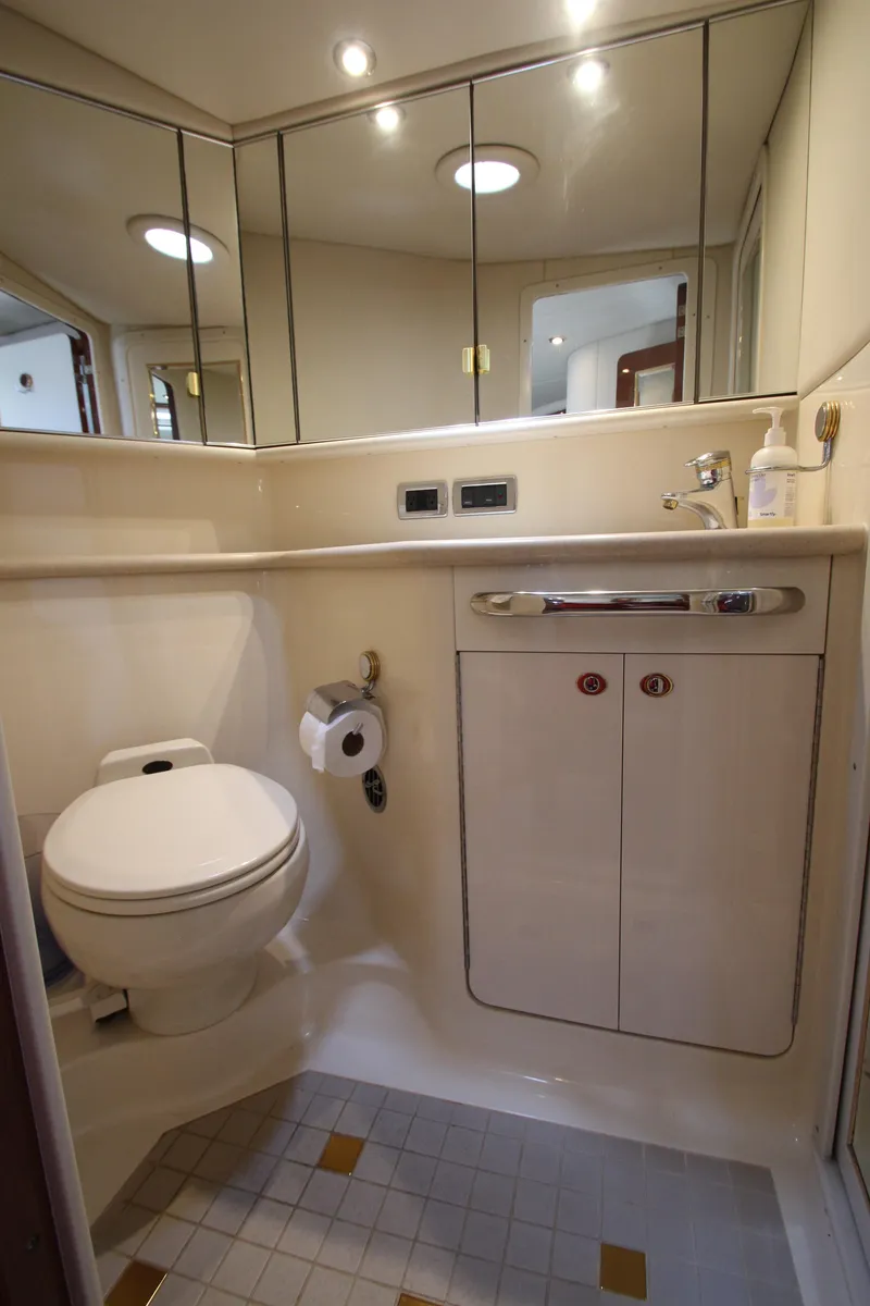 Slide: The Image of Sea Ray 550 Sundancer 2003 - 50