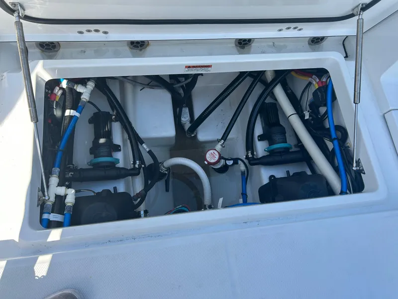 Slide: The Image of Blackfin 272 CC 2020 - 20