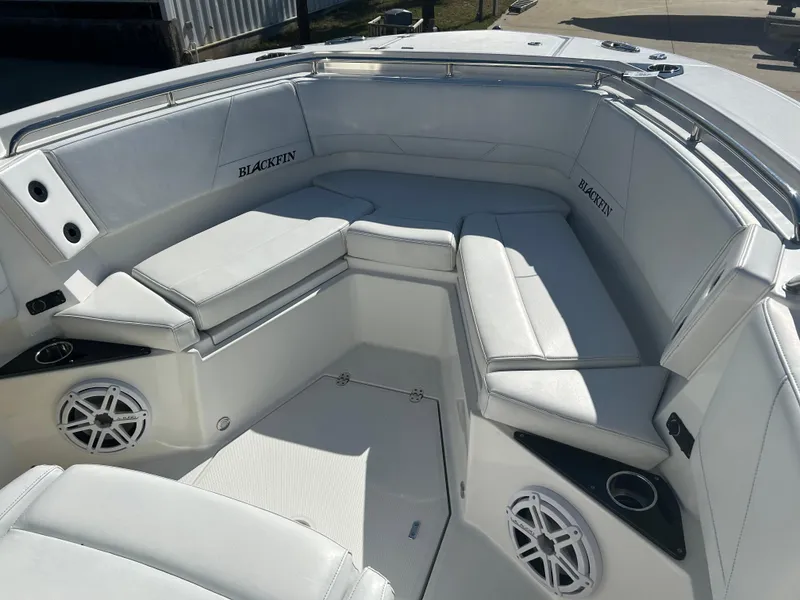 Slide: The Image of Blackfin 272 CC 2020 - 6