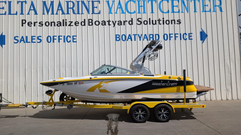 The Image of 2013 MasterCraft X2 boat on trailer at Delta Marine Yacht Center. - 0